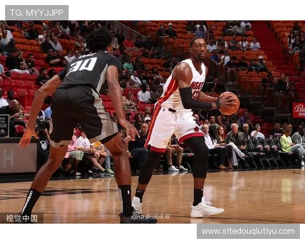 下载斗球体育直播app,第一时间观看足球、篮球等多项体育赛事直播 下载斗球体育直播app,第一时间观看足球、篮球等多项体育赛事直播