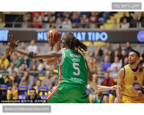 免费下载斗球直播安卓最新版，随时随地观看NBA精彩比赛内容